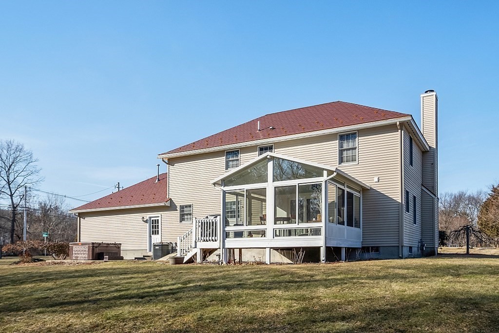 11 Small Road Dracut, MA 01826 - Photo 3 of 41 Gallery Image 3