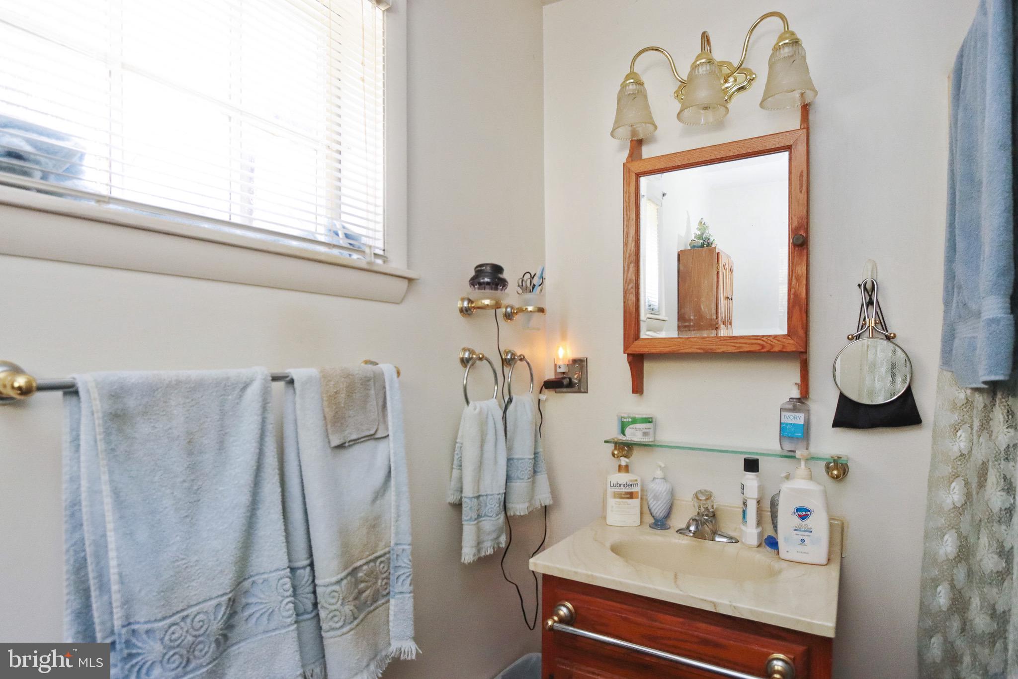 2716 Frederick Road Baltimore, MD 21228 - Photo 20 of 45 Gallery Image 20