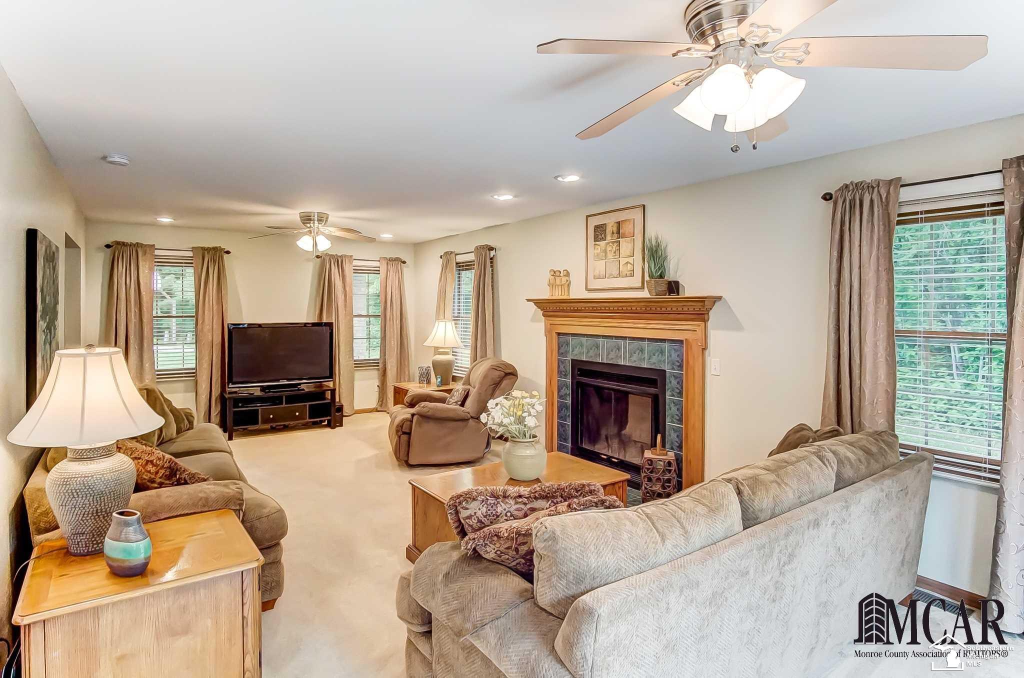 1395 West Dean Road Temperance, MI 48182 - Photo 14 of 45 21461992-13.JPG