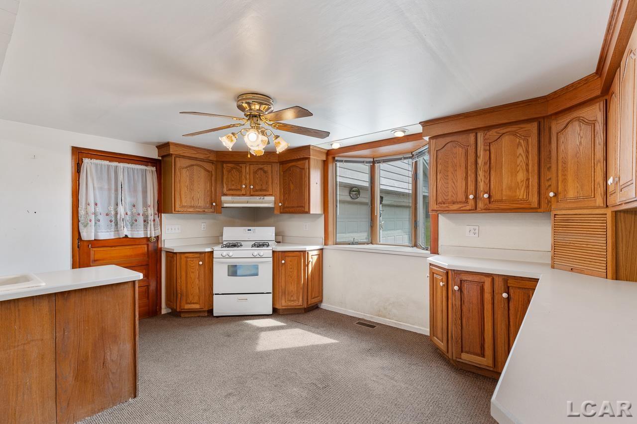 1440 West Carleton Road Adrian, MI 49221 - Photo 18 of 37 50153581-28a6de62-4acb-4fc1-8f72-8a0661d1a1ce.JPG