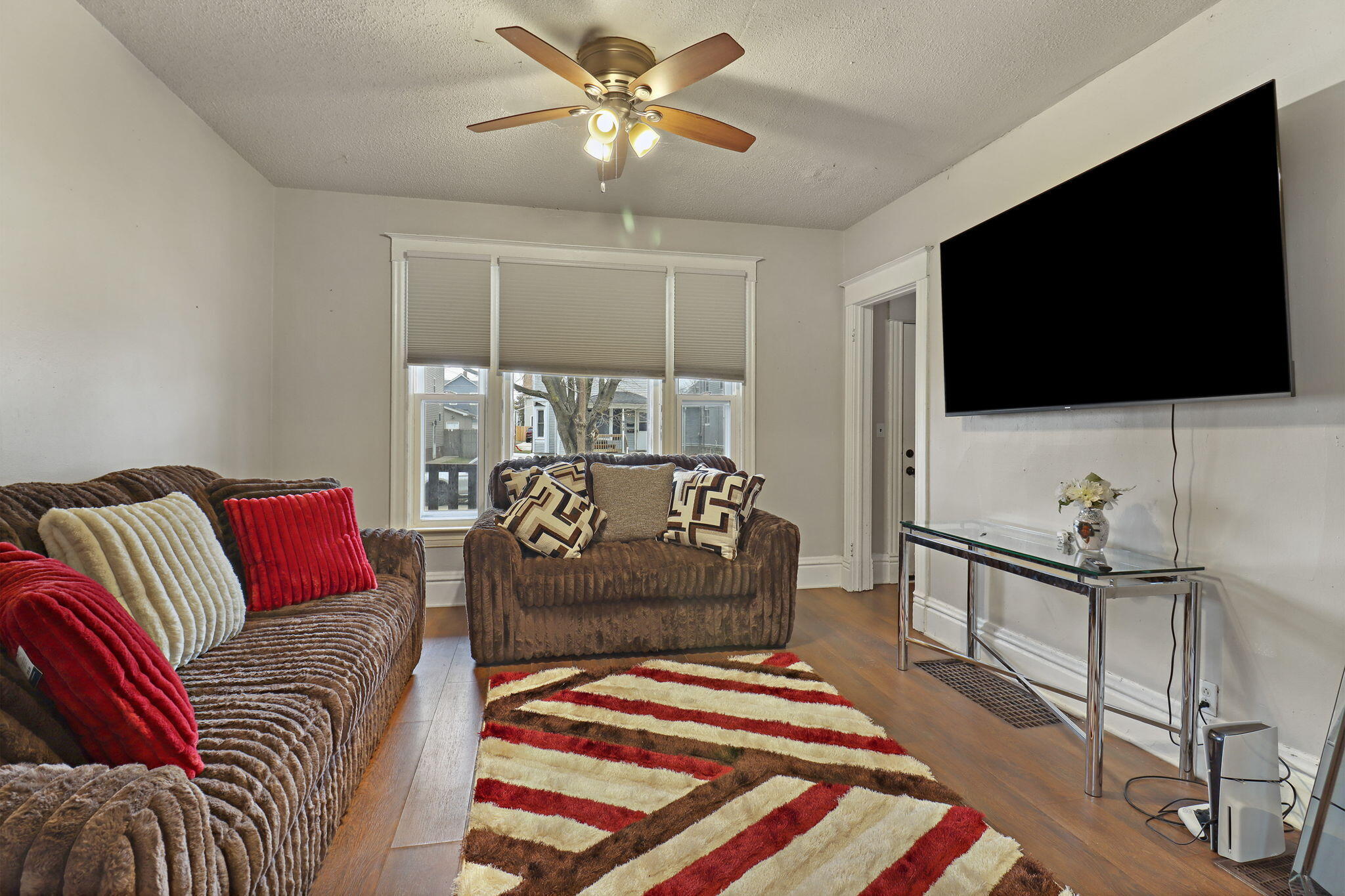 937 Grove Avenue Racine, WI 53405 - Photo 13 of 21 13-web-or-mls-937 Grove Ave, Racine, WI