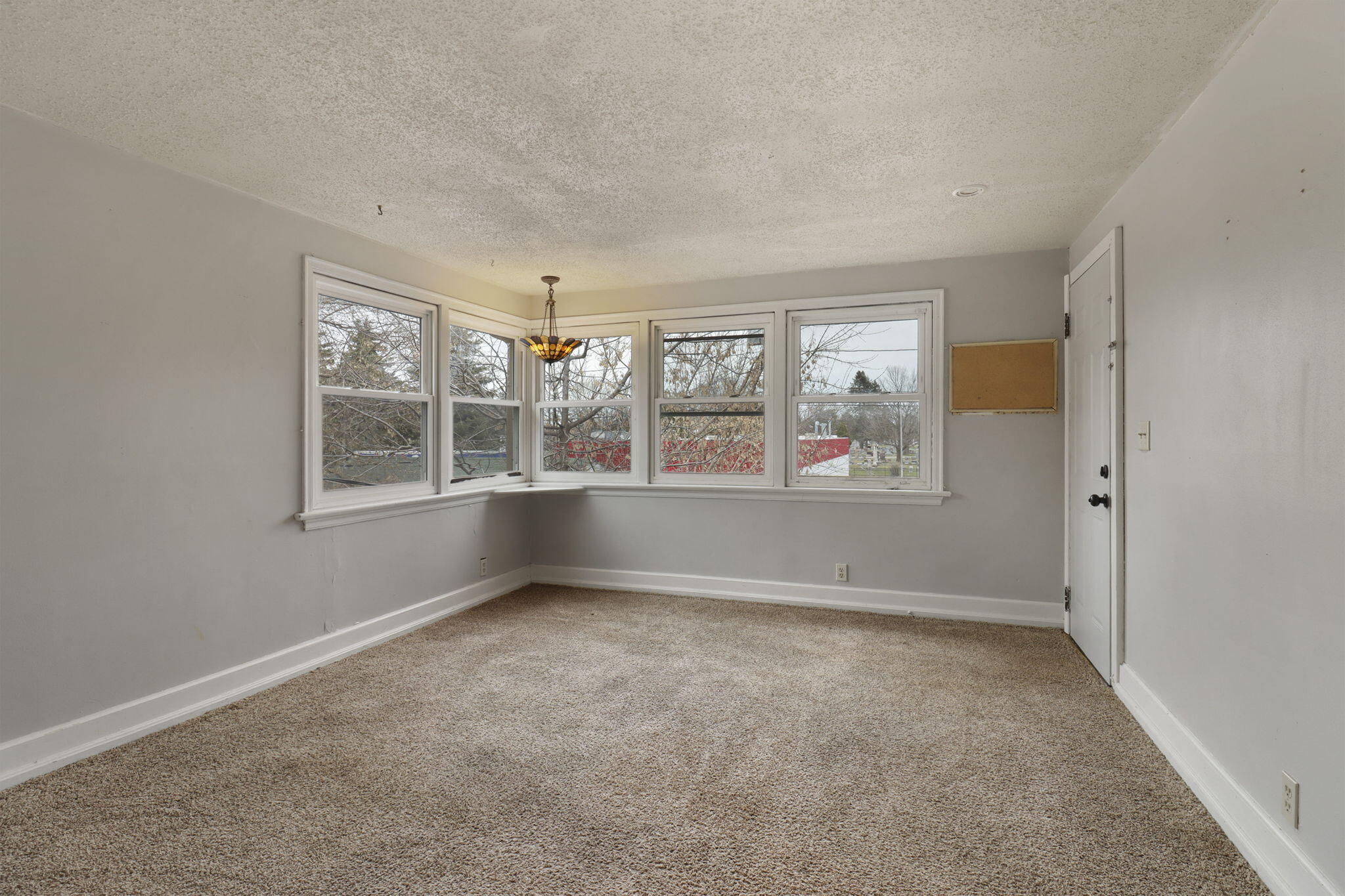937 Grove Avenue Racine, WI 53405 - Photo 2 of 21 2-web-or-mls-UNIT 2 - 4