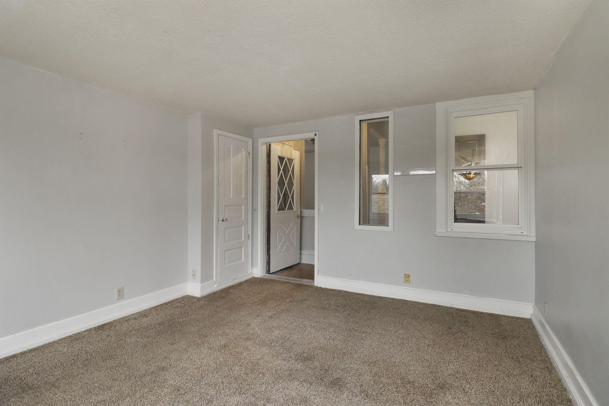 937 Grove Avenue Racine, WI 53405 - Photo 3 of 21 3-web-or-mls-UNIT 2 - 5