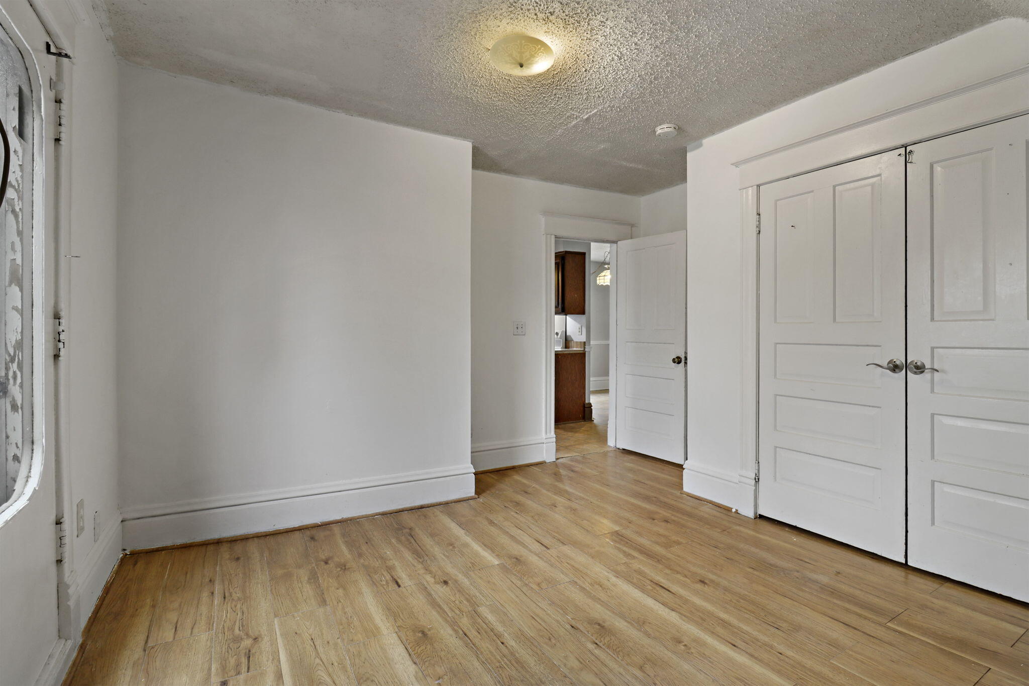 937 Grove Avenue Racine, WI 53405 - Photo 9 of 21 9-web-or-mls-UNIT 2 - 11