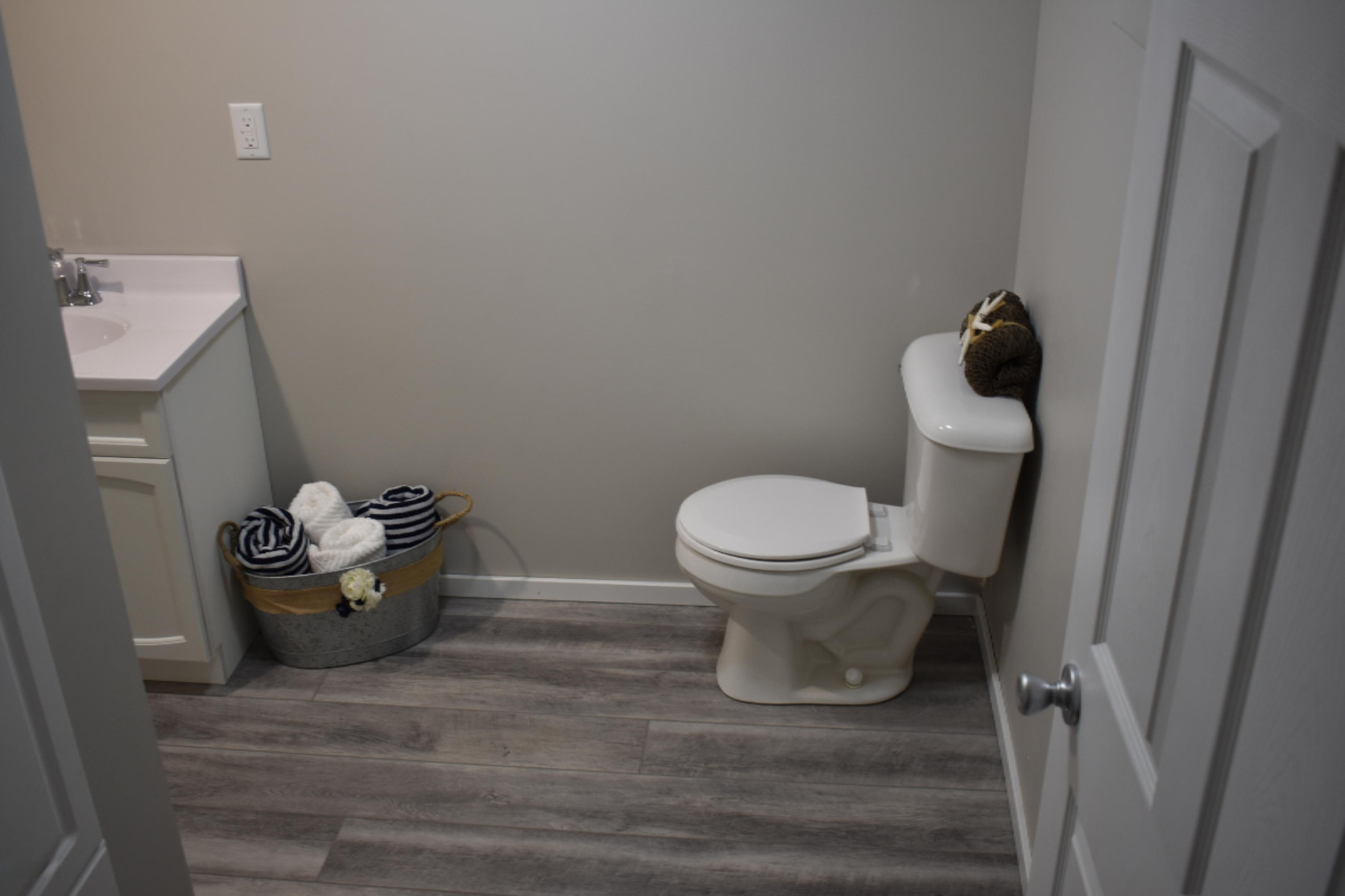 236 10 Mile Road Northwest Sparta, MI 49345 - Photo 10 of 23 Lower level bath