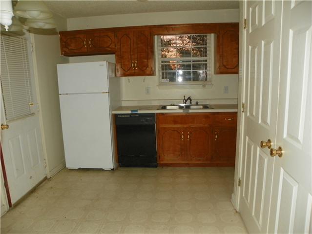 1025 Shadow Ridge Avenue Oak Grove, KY 42262 - Photo 2 of 10