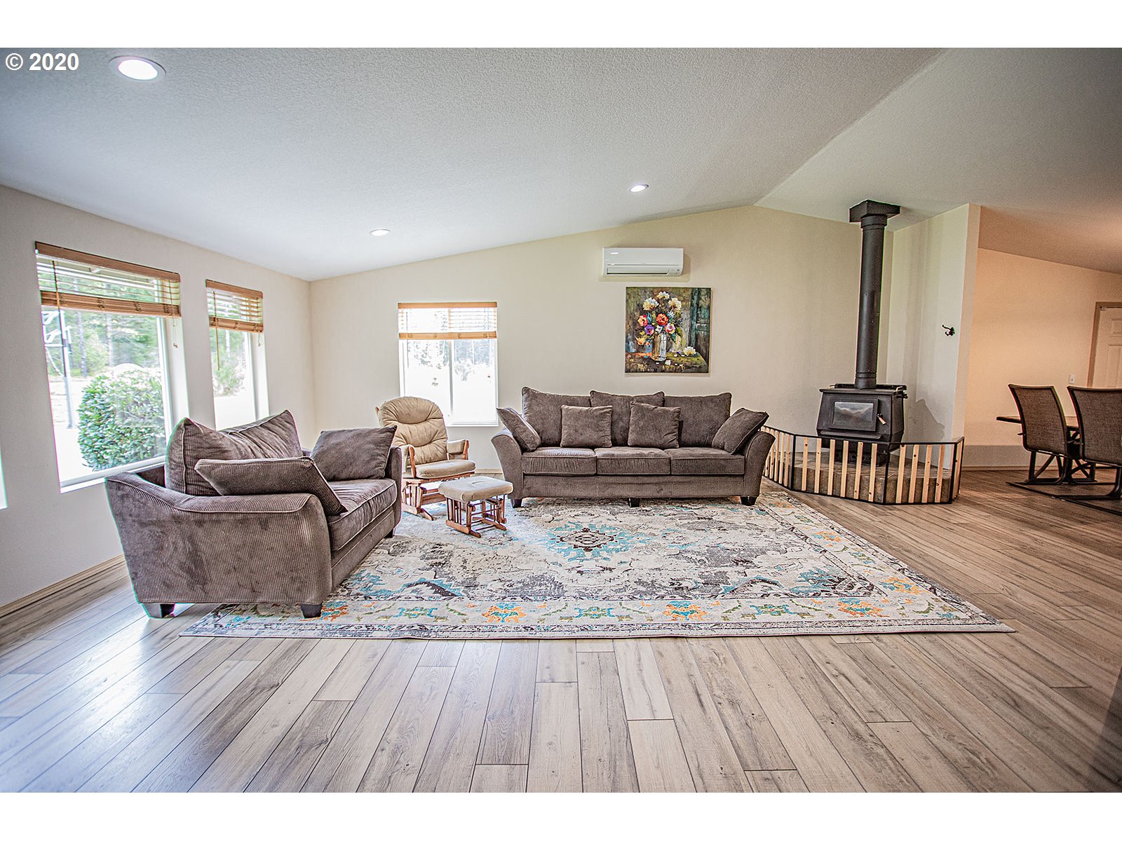 42 Boulder Ridge Drive Carson, WA 98610 - Photo 2 of 26 Family Room