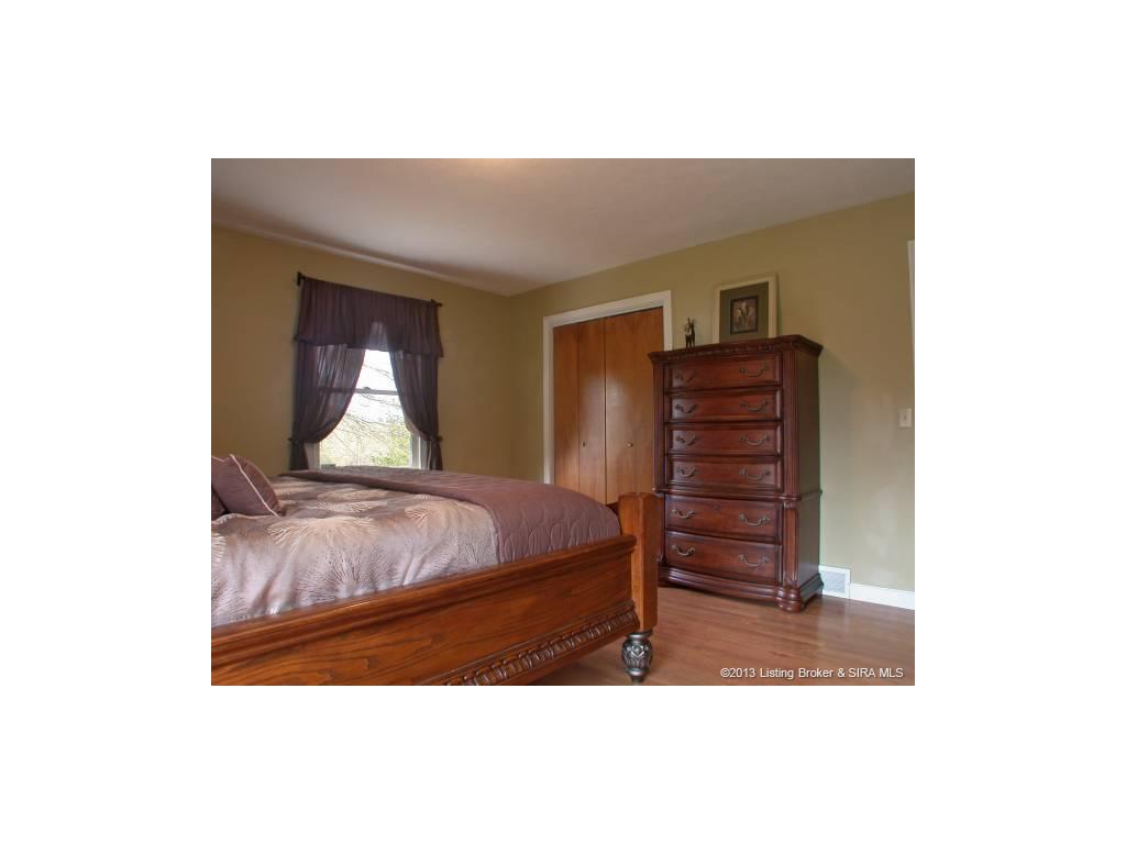 1946 Henriott Road Georgetown, IN 47122 - Photo 12 of 27