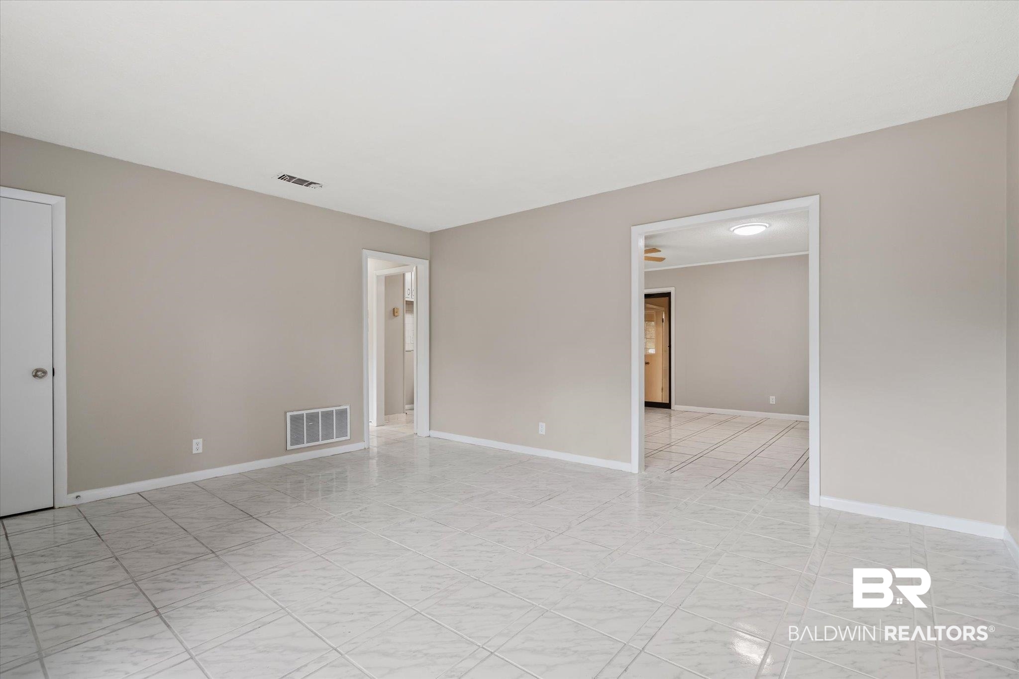 8001 Pawnee Circle Mobile, AL 36695 - Photo 3 of 23