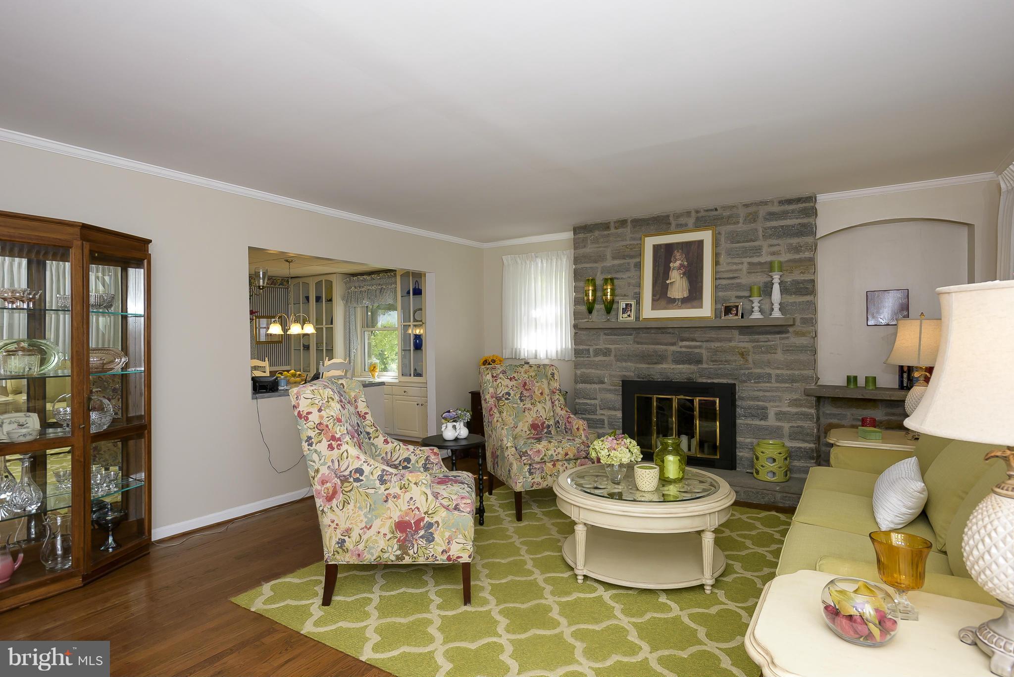 1329 Rolling Rd. Catonsville, MD 21228 - Photo 2 of 30 Living Room