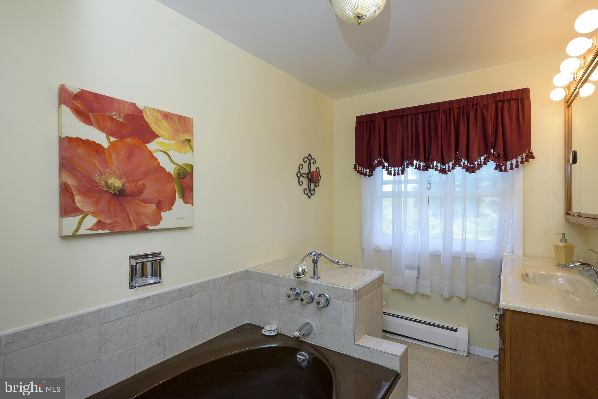 1329 Rolling Rd. Catonsville, MD 21228 - Photo 15 of 30 Bath