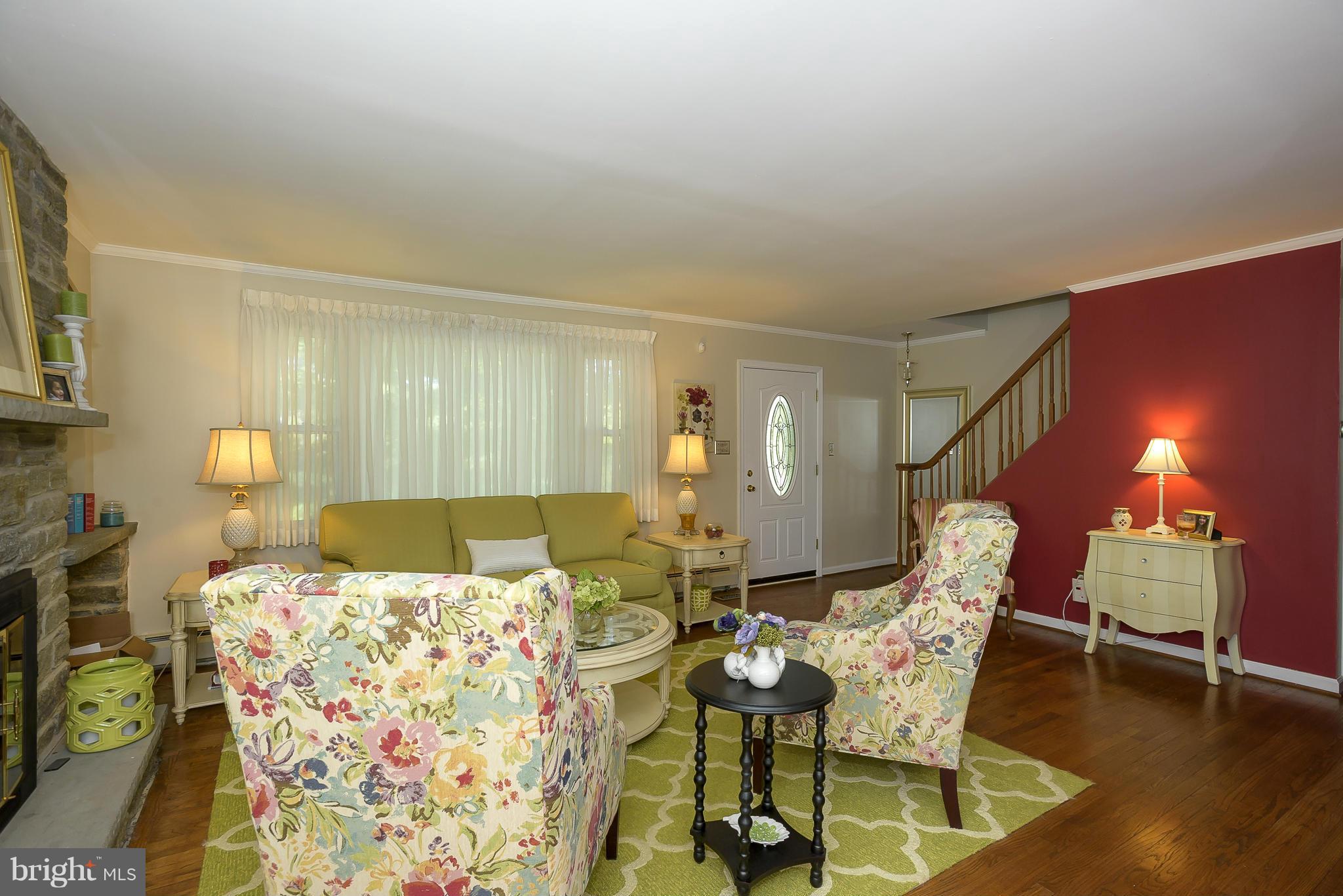 1329 Rolling Rd. Catonsville, MD 21228 - Photo 3 of 30 Living Room