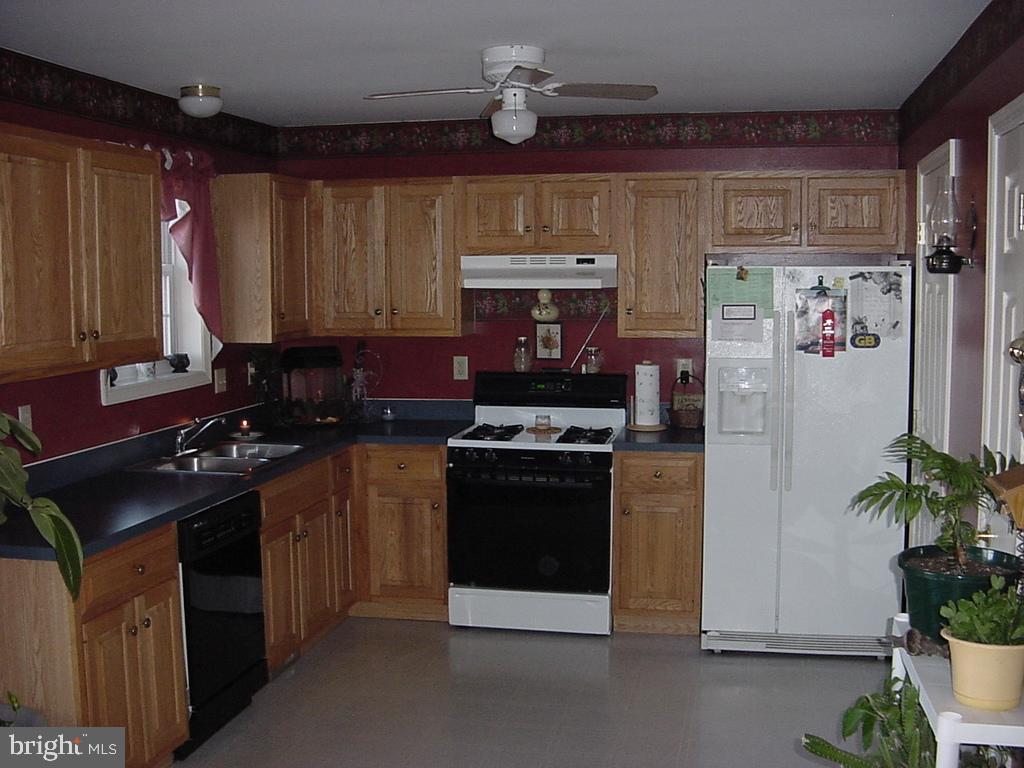 321 North New Street Lititz, PA 17543 - Photo 4 of 11