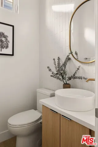 $1,199,000 | 6118 Marbella Lane, Los Angeles, CA 90038