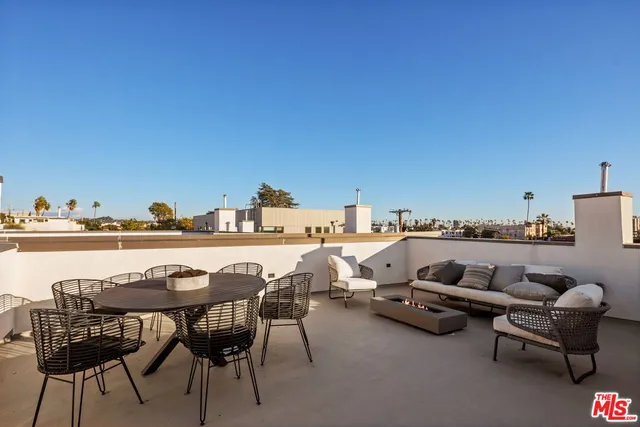 $1,199,000 | 6118 Marbella Lane, Los Angeles, CA 90038