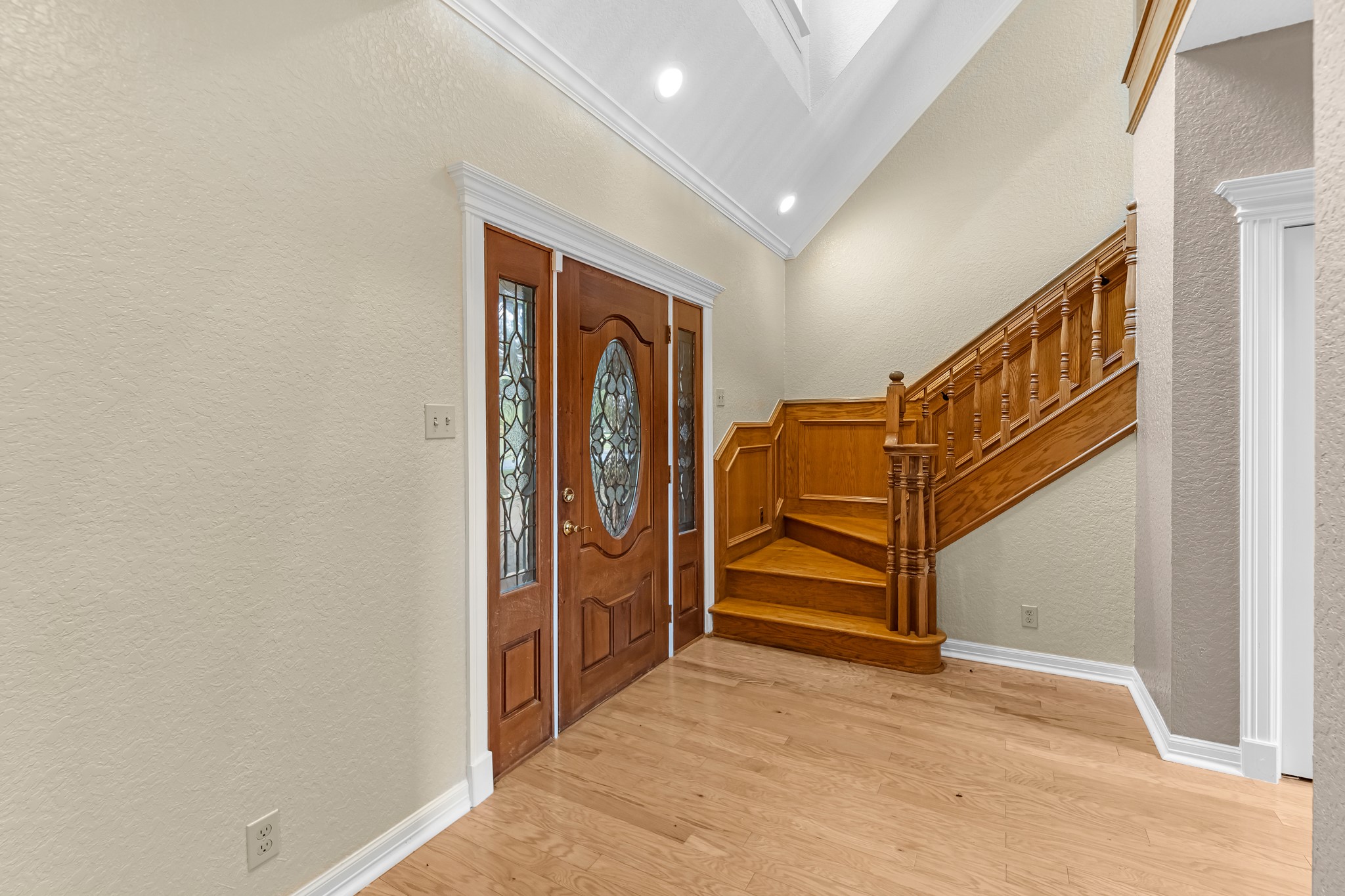 24849 County Road 48 Angleton, TX 77515 - Photo 12 of 48 a view of entryway with stairs