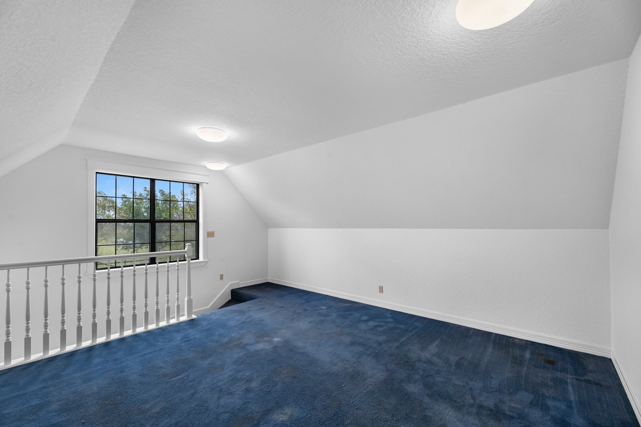 24849 County Road 48 Angleton, TX 77515 - Photo 29 of 48 an empty room with a window