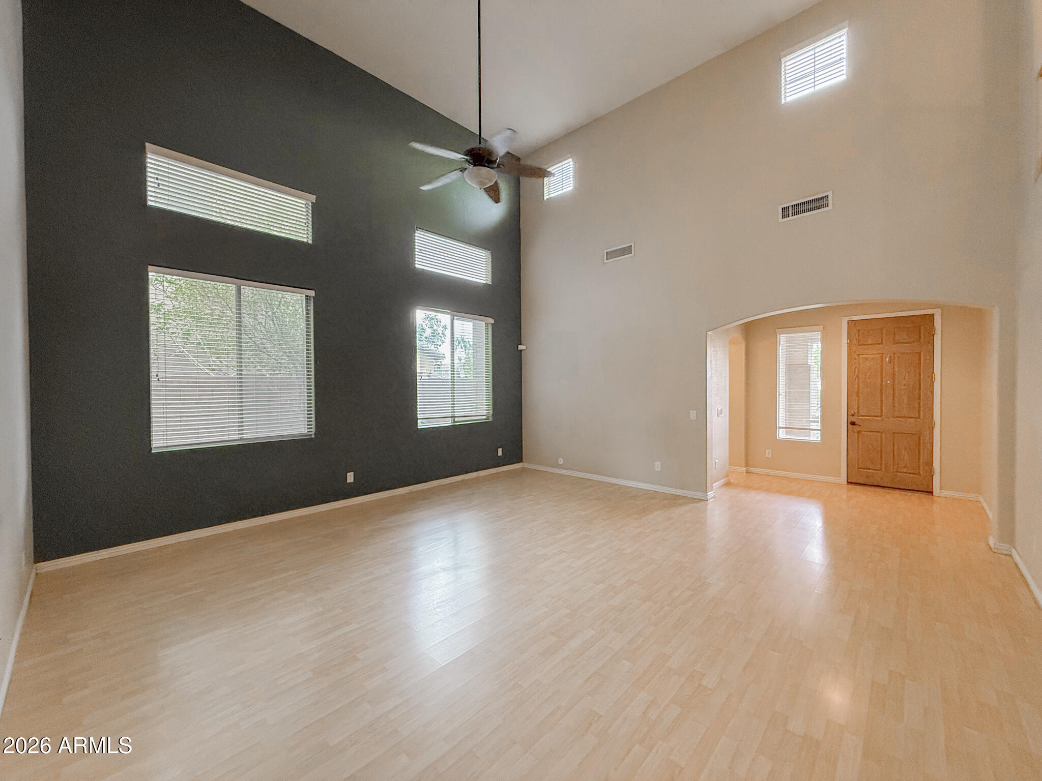 17647 West Rimrock Street Surprise, AZ 85388 - Photo 5 of 43 IMG_4767