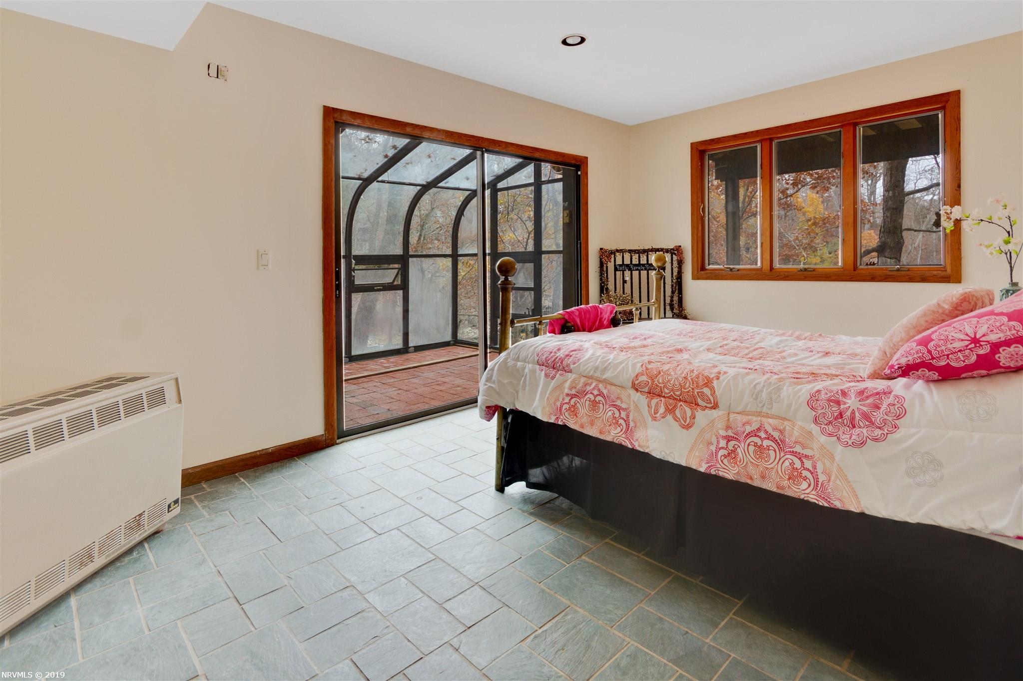4649 Heavener Road Radford, VA 24141 - Photo 36 of 44 Gallery Image 36