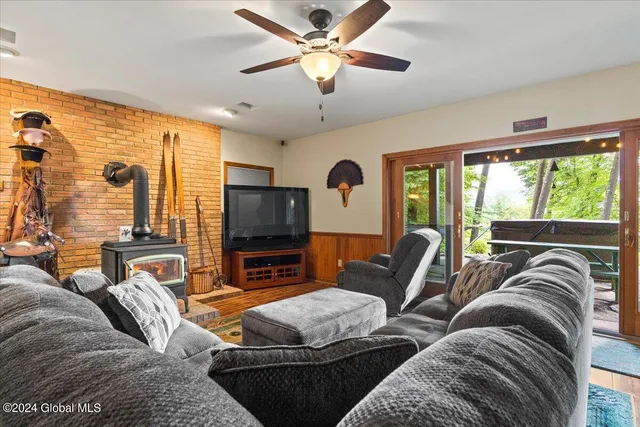 $2,849,000 | 15 Green Harbour Lane, Lake George, NY 12845