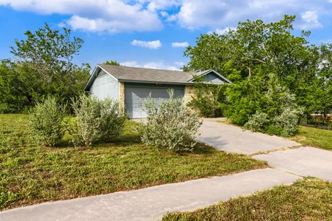 $300,000 | 8404 Fenton Drive, Austin, TX 78736