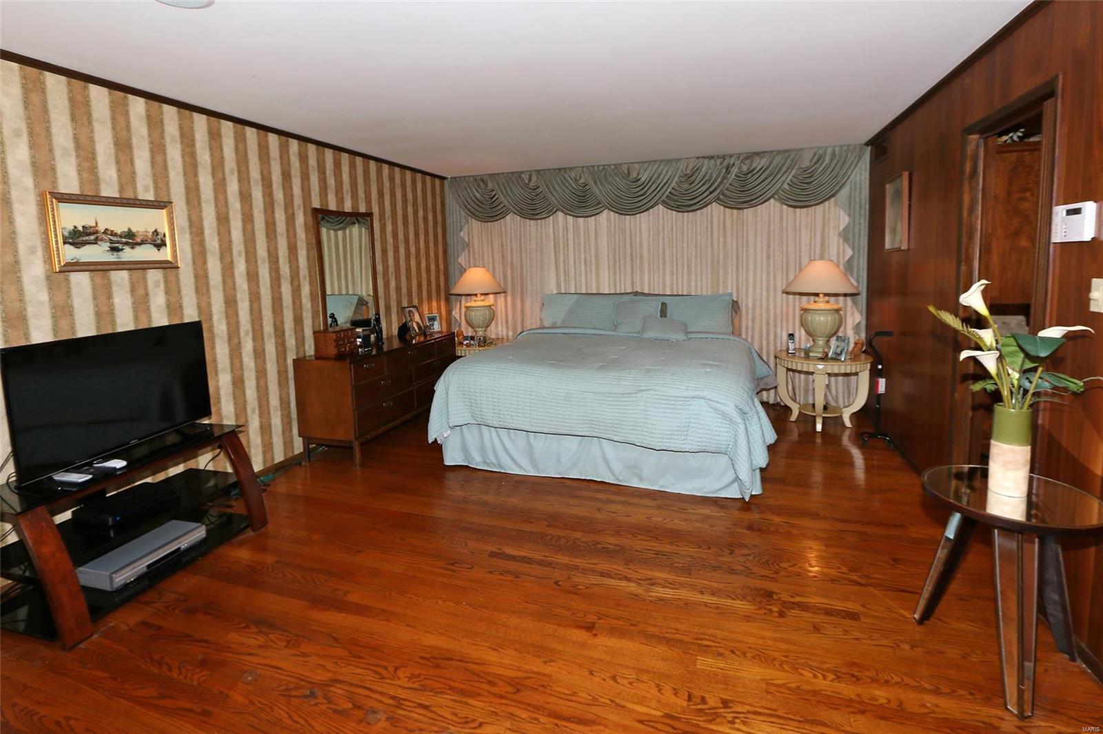 12418 Conway Road St. Louis, MO 63141 - Photo 18 of 32 Gallery Image 18