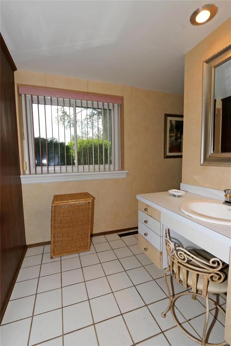 12418 Conway Road St. Louis, MO 63141 - Photo 26 of 32 Gallery Image 26