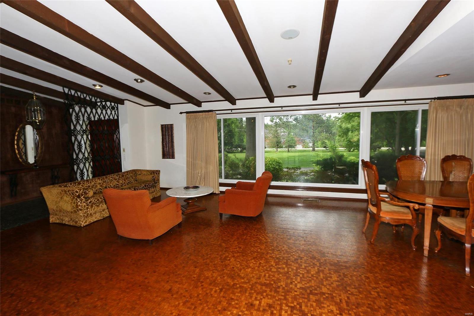 12418 Conway Road St. Louis, MO 63141 - Photo 4 of 32 Gallery Image 4