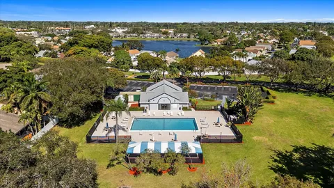 $479,900 | 3 East Chesterfield Drive, Boynton Beach, FL 33426