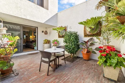 $2,150,000 | 1377 Camino Teresa, Solana Beach, CA 92075