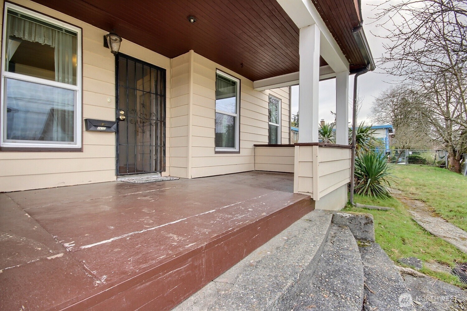 3902 South Angel Place Seattle, WA 98118 - Photo 12 of 39 a view of a house with a garden
