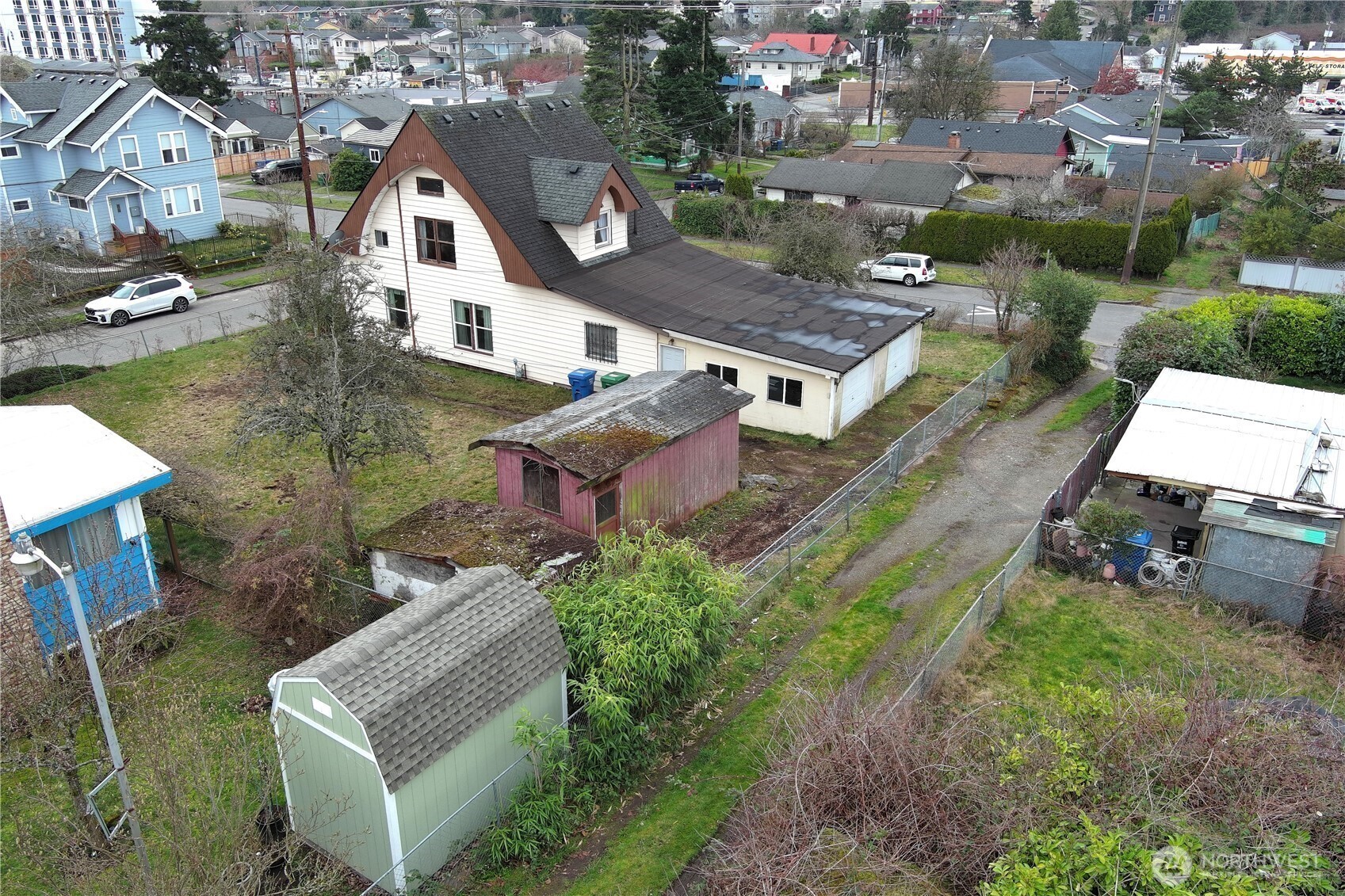 3902 South Angel Place Seattle, WA 98118 - Photo 36 of 39 an aerial view of a house with a garden