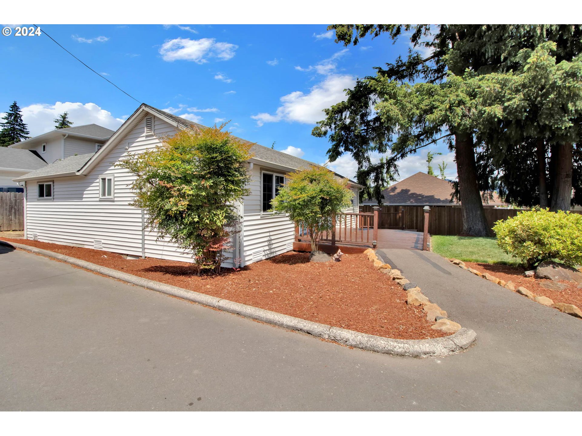 358 South 70th Street Springfield, OR 97478 - Photo 32 of 34 Gallery Image 32