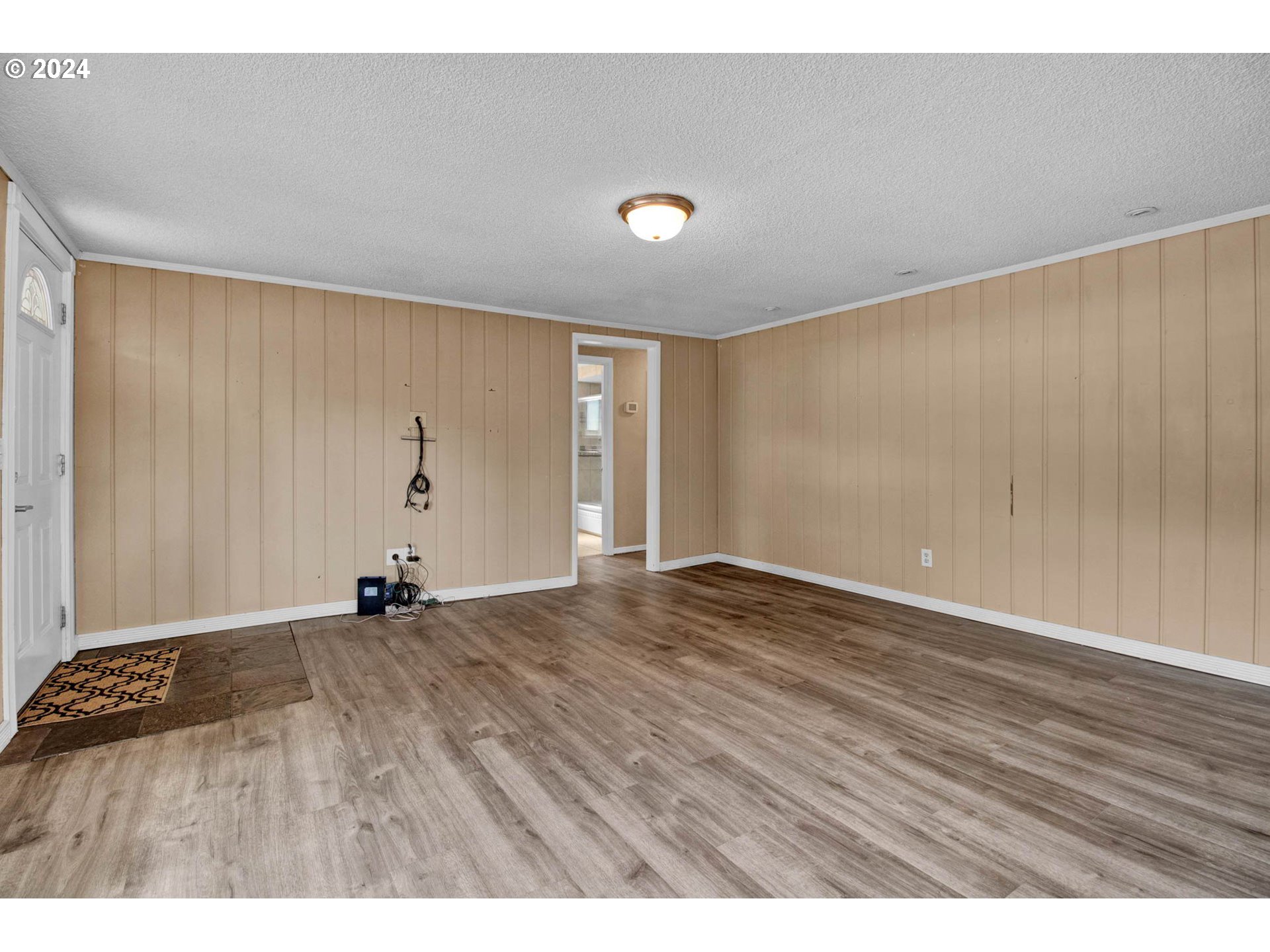 358 South 70th Street Springfield, OR 97478 - Photo 5 of 34 Gallery Image 5