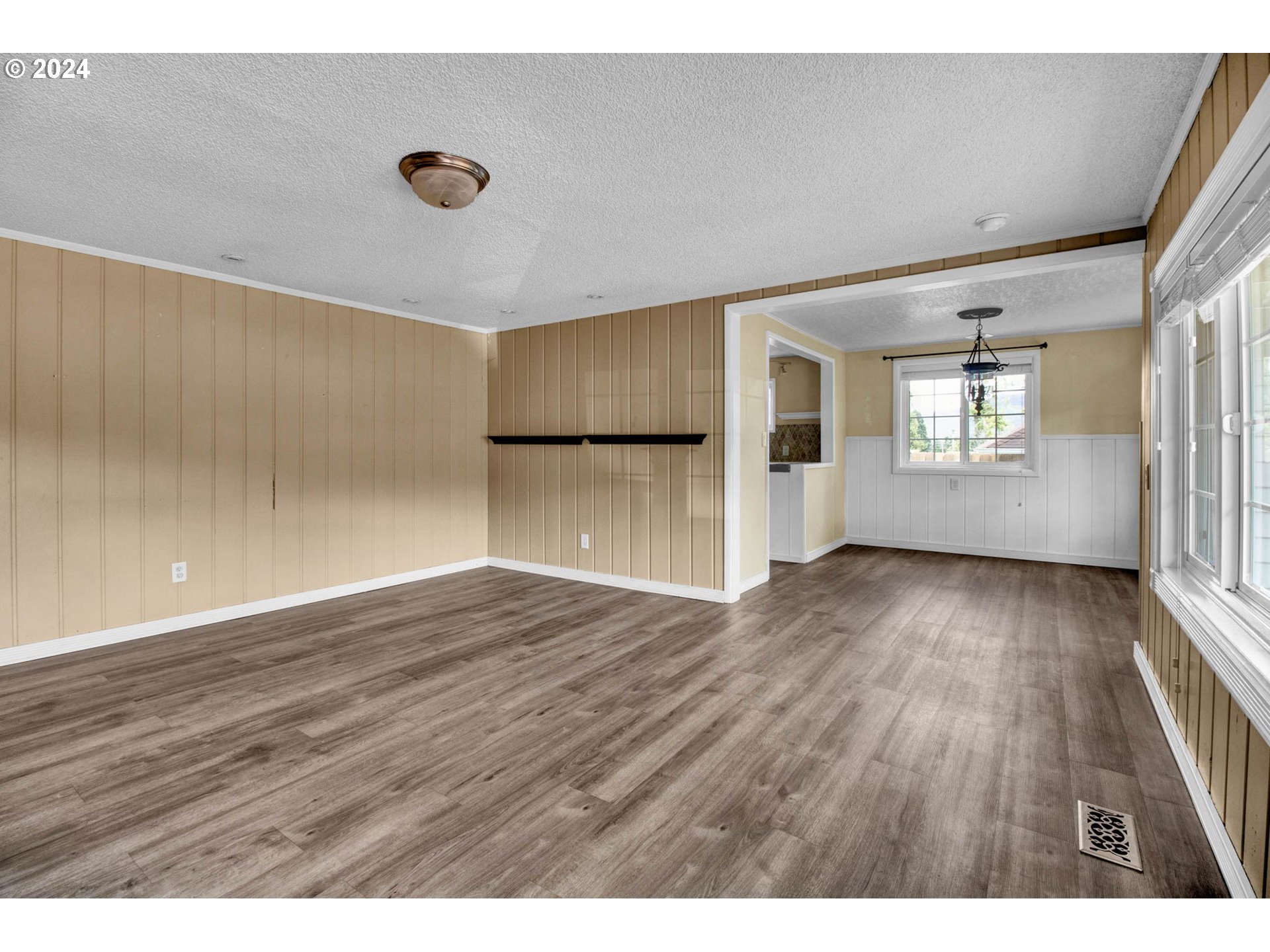 358 South 70th Street Springfield, OR 97478 - Photo 7 of 34 Gallery Image 7
