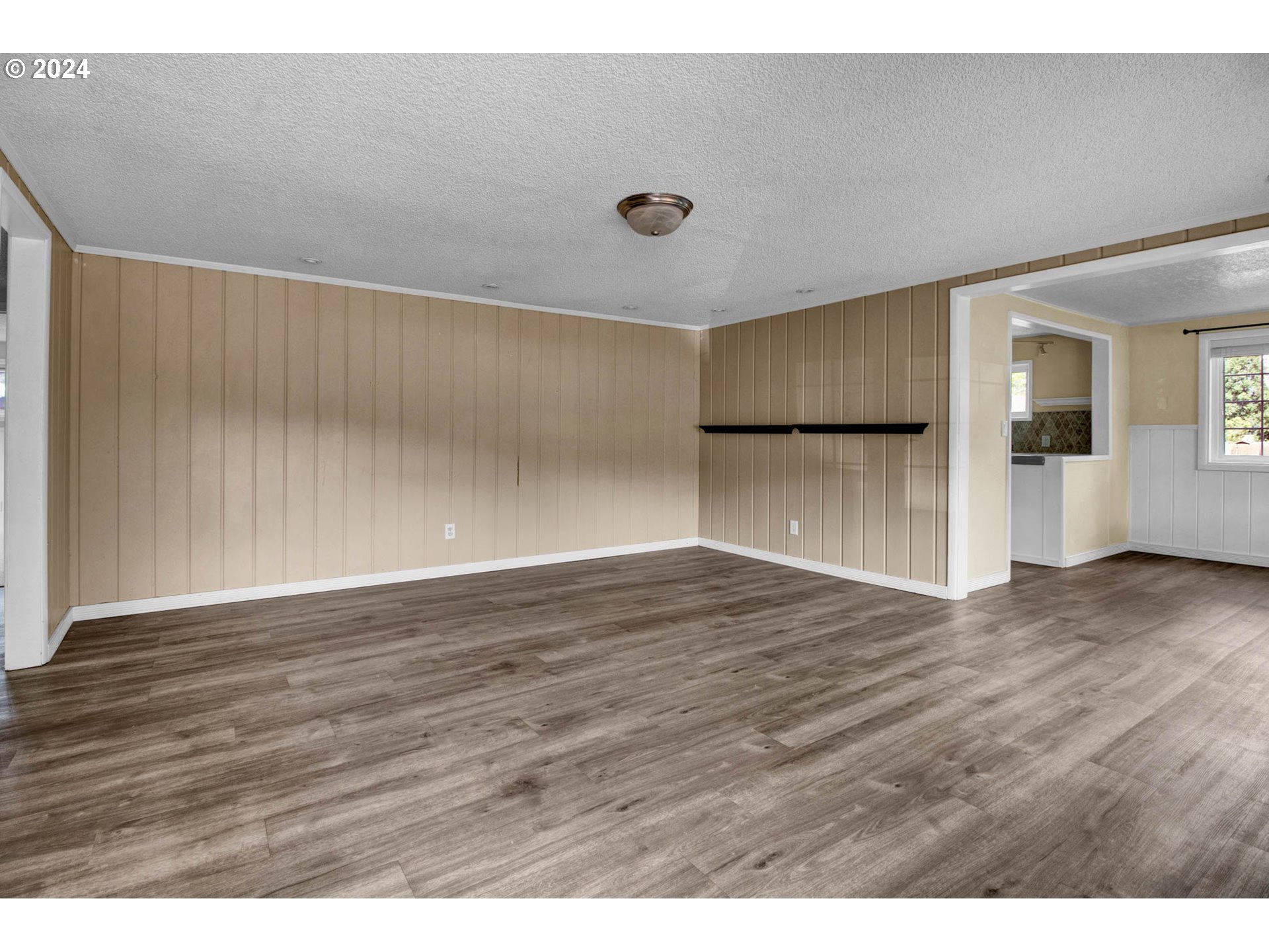 358 South 70th Street Springfield, OR 97478 - Photo 8 of 34 Gallery Image 8