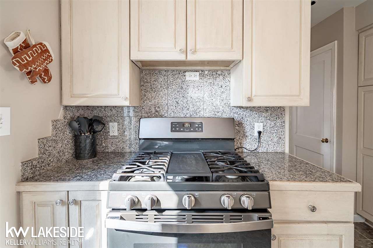 435 Madison Street Grosse Pointe Farms, MI 48236 - Photo 16 of 39