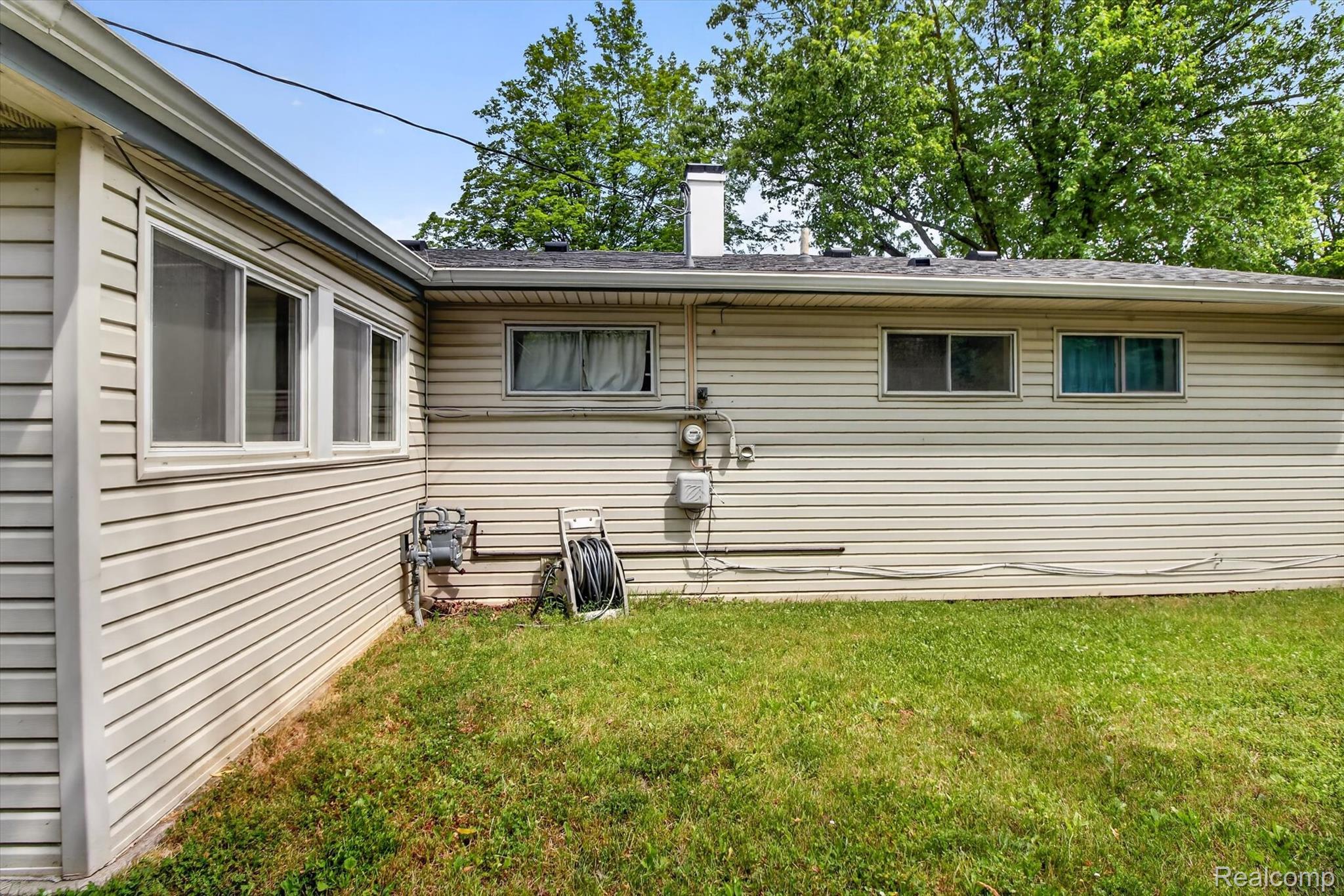 1459 Grove Road Ypsilanti, MI 48198 - Photo 32 of 36 32-1459-Grove-Rd-WindowStill-Photography.jpg