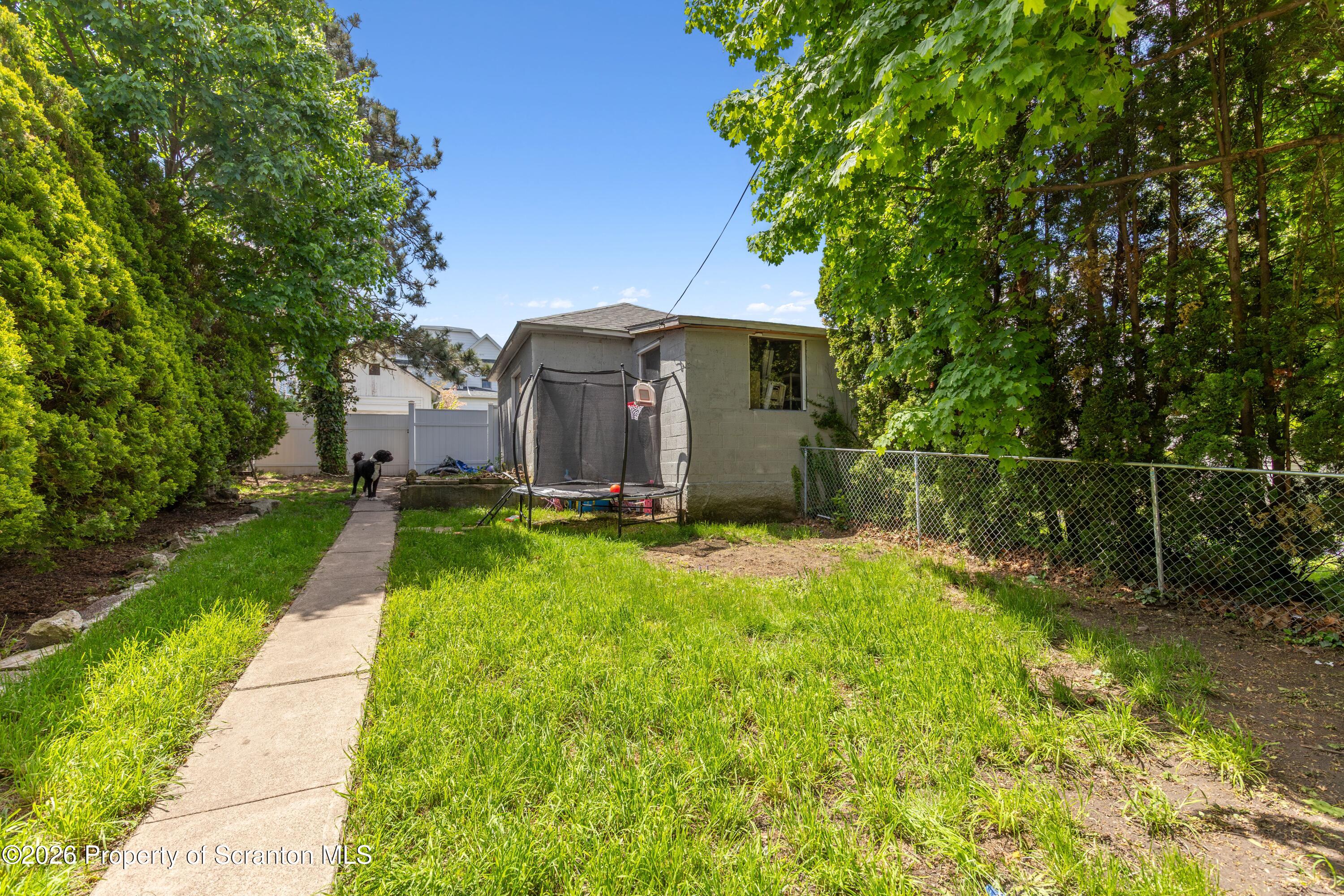 1175 West Elm Street Scranton, PA 18504 - Photo 25 of 28 Yard