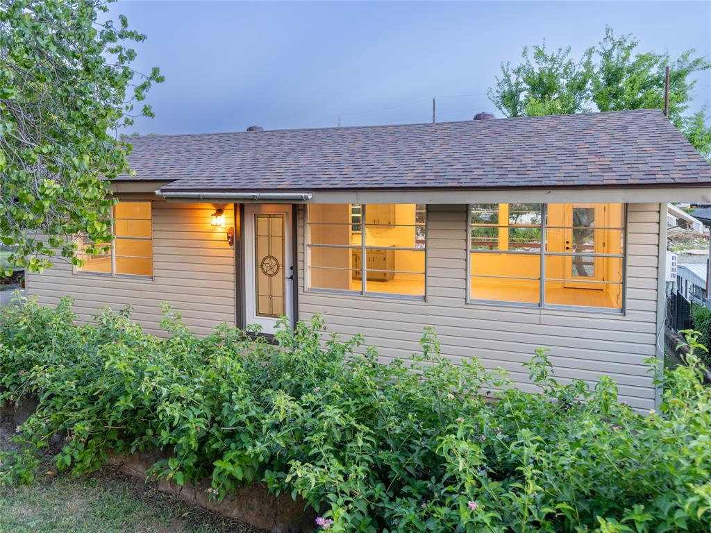 121 Lure Street Bridgeport, TX 76426 - Photo 3 of 37