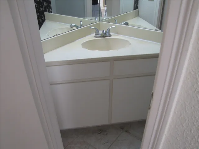 $172,000 | 7575 Cambridge Street, Unit 3207, Houston, TX 77054