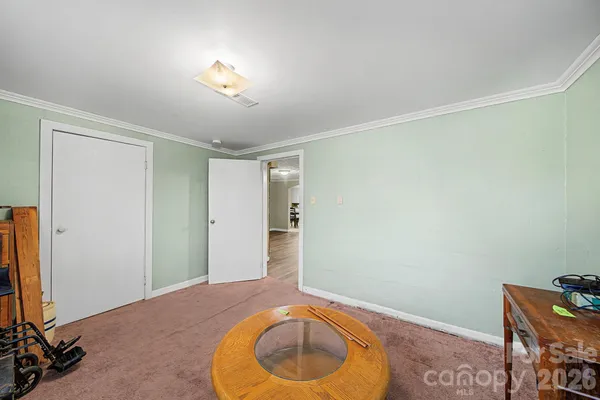 a view of livingroom with furniture