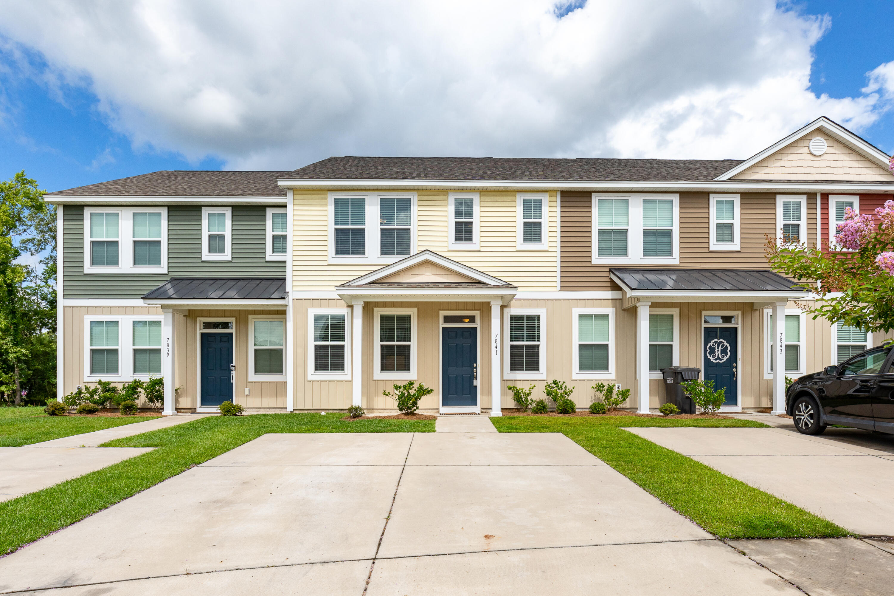 7841 Montview Road North Charleston, SC 29418 - Photo 1 of 35 7841MontviewRoad- KeenEyeMarketing - 002