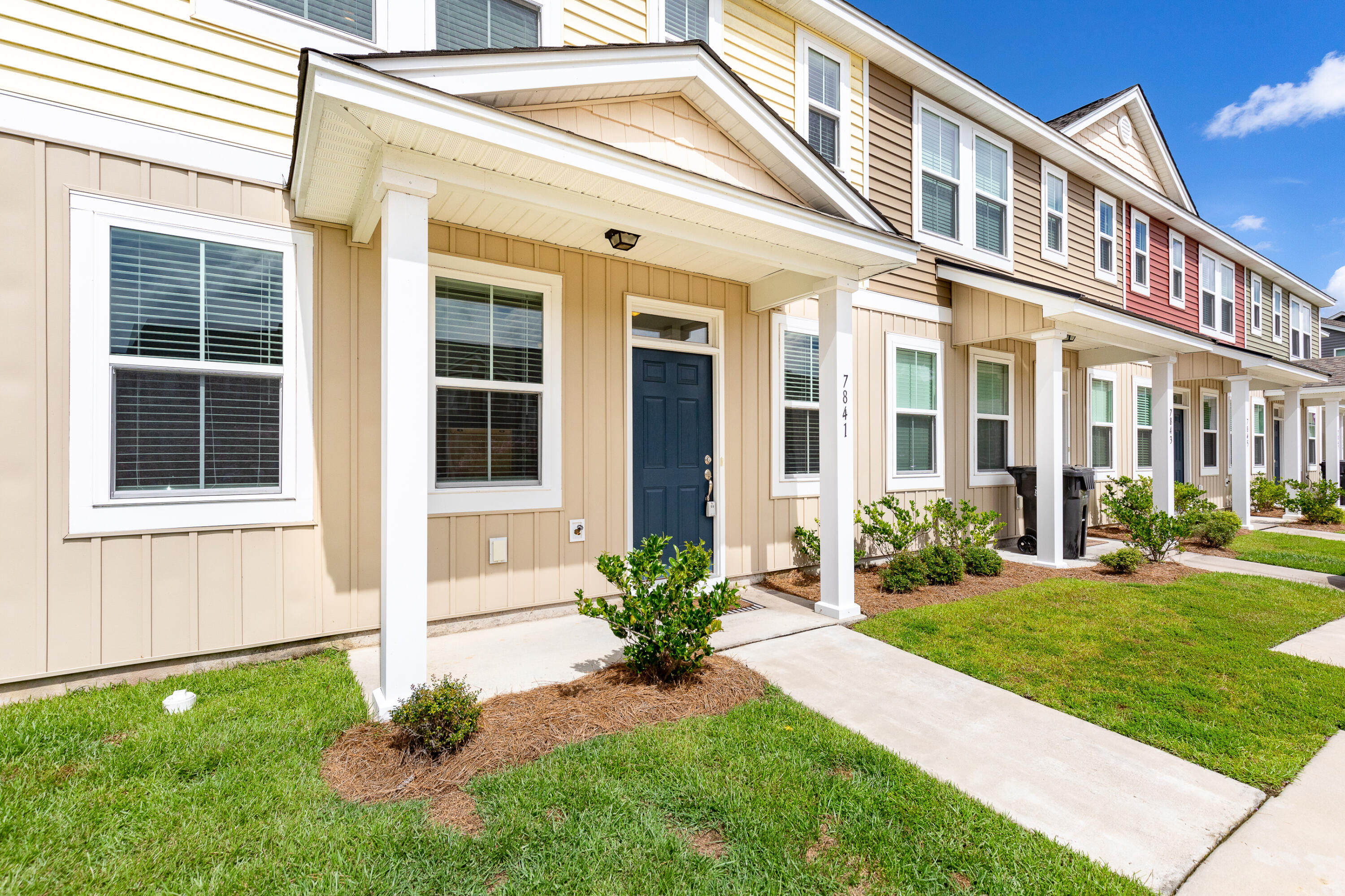 7841 Montview Road North Charleston, SC 29418 - Photo 2 of 35 7841MontviewRoad- KeenEyeMarketing - 003