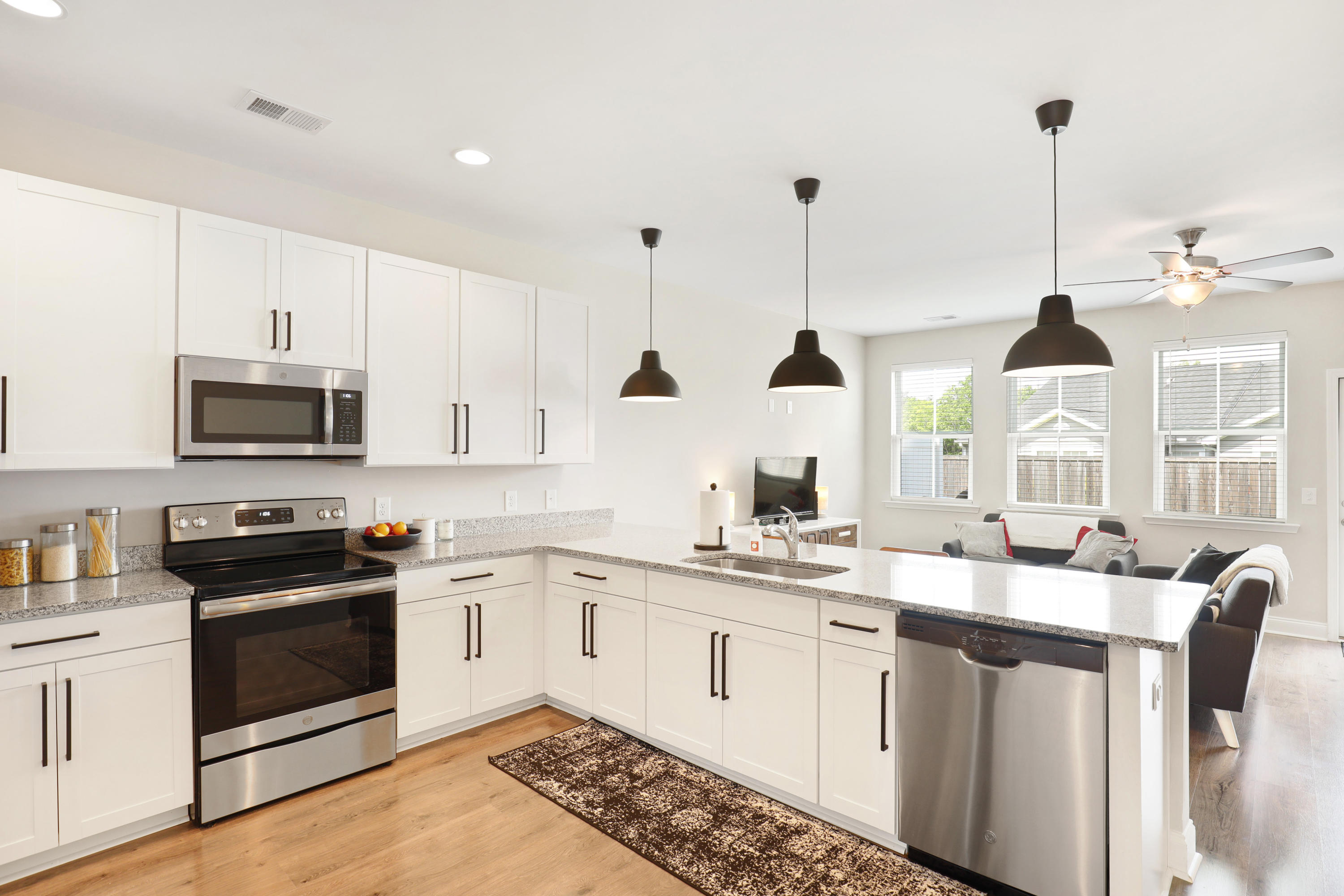 7841 Montview Road North Charleston, SC 29418 - Photo 12 of 35 7841MontviewRoad- KeenEyeMarketing - 014