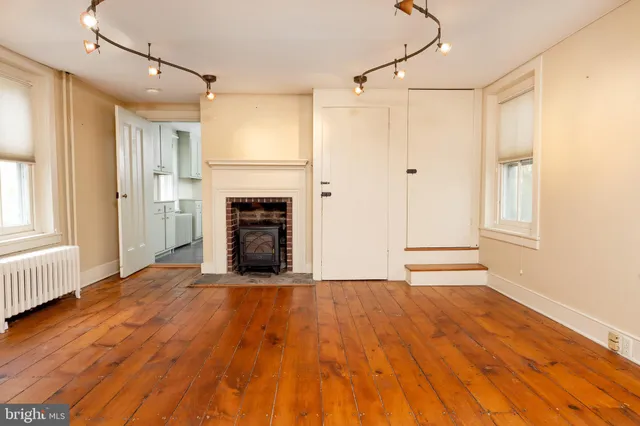 $699,900 | 69 East Oakland Avenue, Doylestown, PA 18901