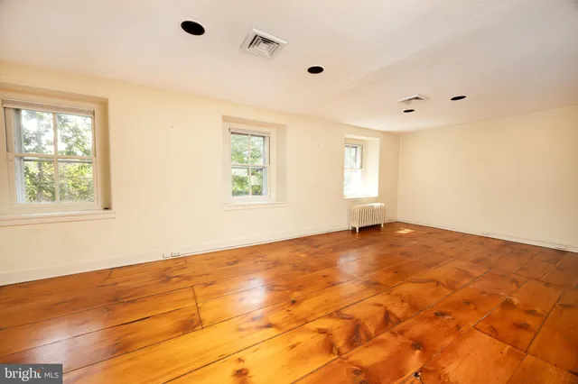 $699,900 | 69 East Oakland Avenue, Doylestown, PA 18901