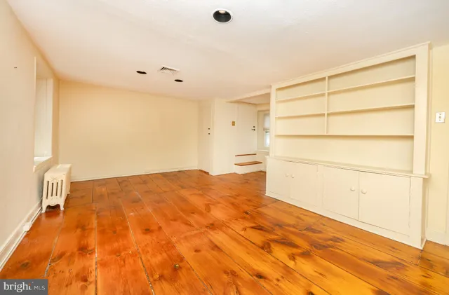 $699,900 | 69 East Oakland Avenue, Doylestown, PA 18901