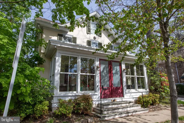 $699,900 | 69 East Oakland Avenue, Doylestown, PA 18901