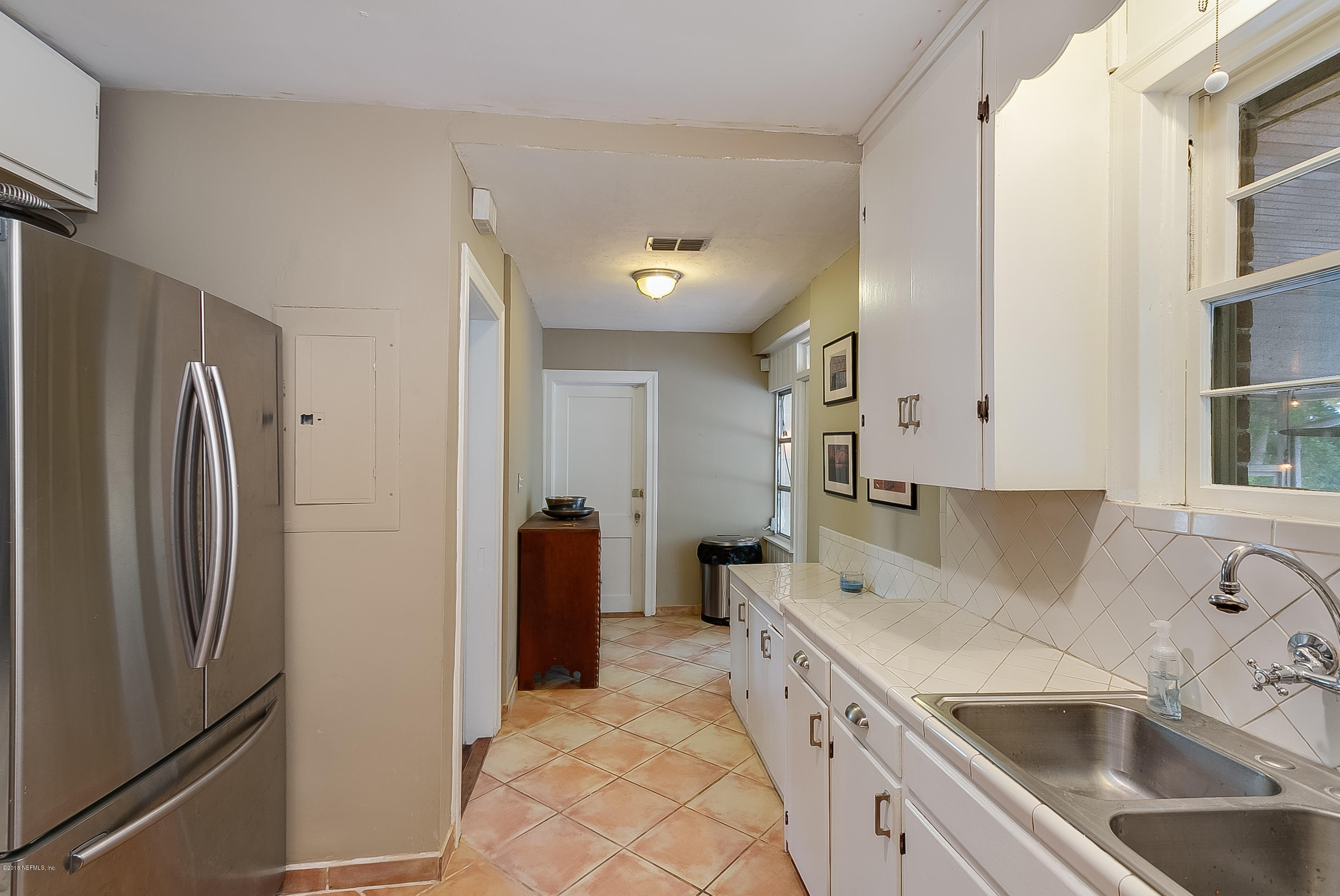 4025 Birmingham Road Jacksonville, FL 32207 - Photo 12 of 28 012_Kitchen